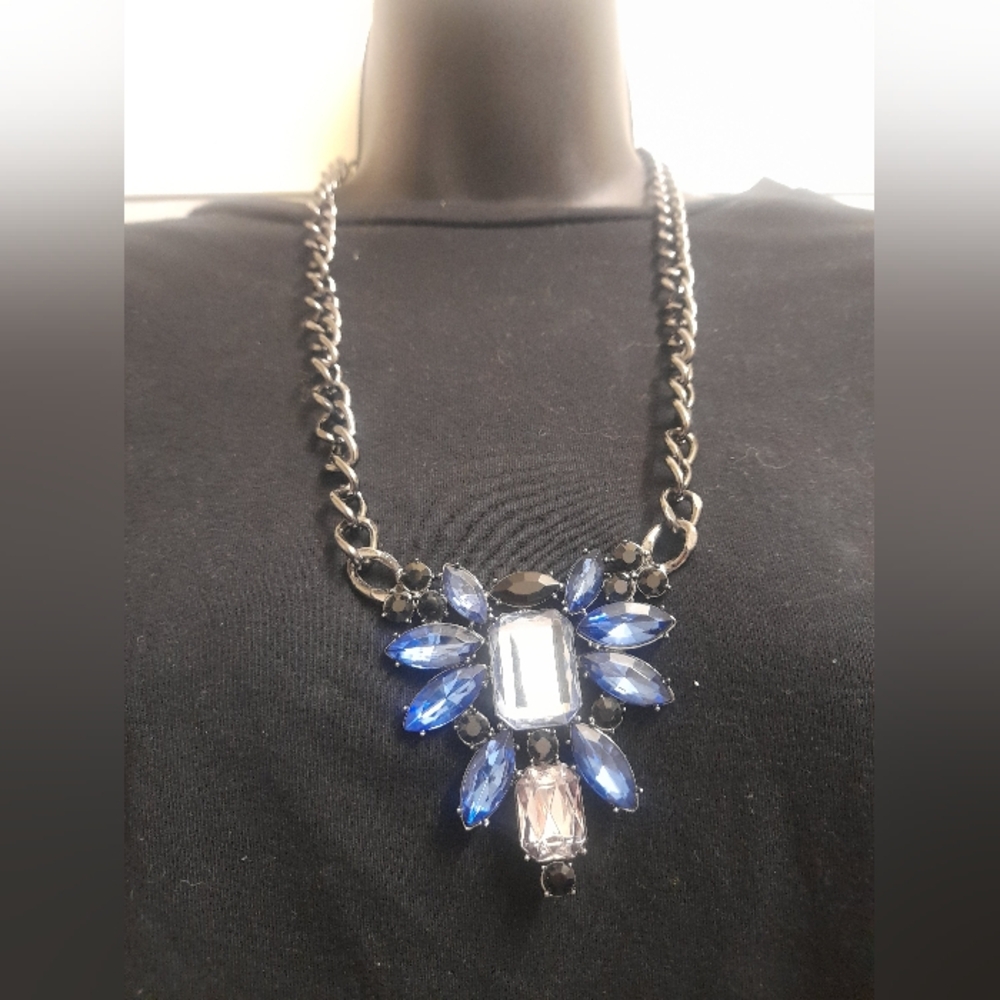 BaubleBar Statment Necklace with Box